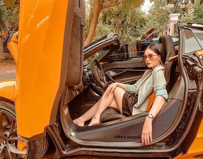 Bị tài xế xe ôm đâm vào xe 15 tỷ, Đoàn Di Băng phản ứng sốc-1