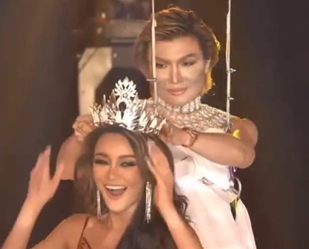 Cuộc thi của hotgirl trứng rán trao vương miện mà ngỡ làm xiếc-6