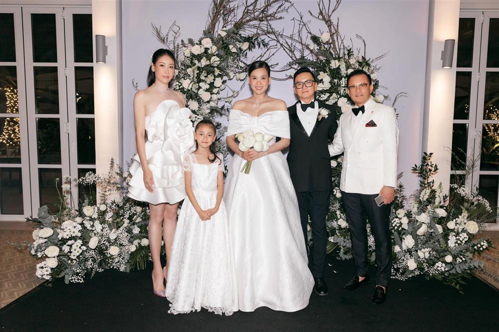 Chồng Hà Kiều Anh dắt tay Dương Mỹ Linh lên lễ đường trao chú rể-1