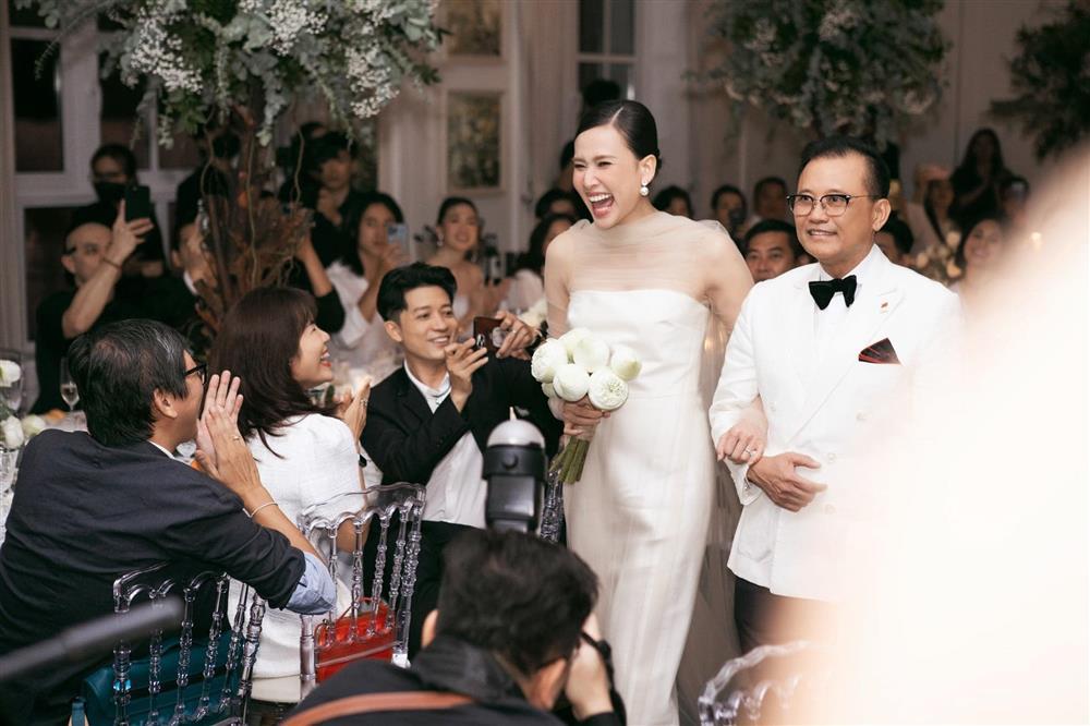 Chồng Hà Kiều Anh dắt tay Dương Mỹ Linh lên lễ đường trao chú rể-4