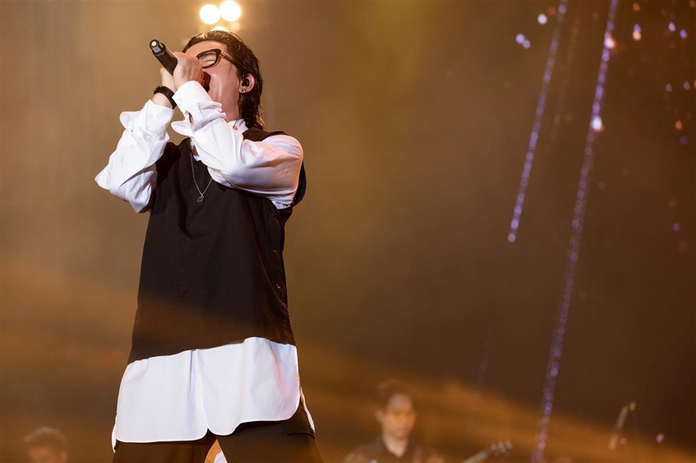 Mars Anh Tú tái xuất với style lãng tử, chỉ còn 68kg-2