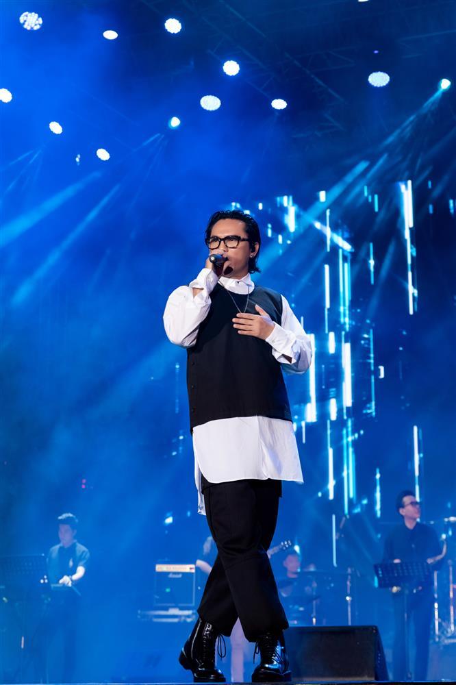 Mars Anh Tú tái xuất với style lãng tử, chỉ còn 68kg-7