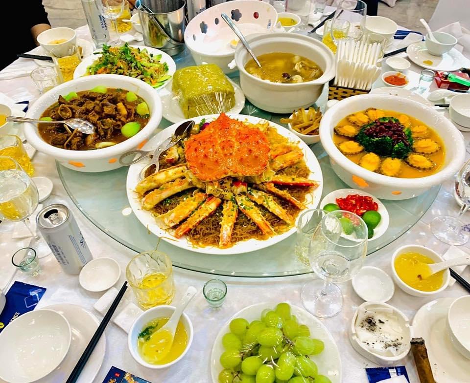 Cỗ cưới Quảng Ninh 20 triệu/mâm, toàn cua hoàng đế với bào ngư-1