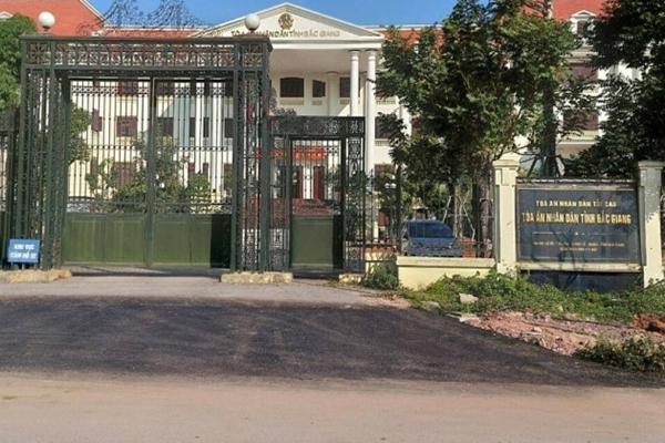 Chủ quán cà phê nói gì khi không tiếp trẻ em dưới 12 tuổi?-4