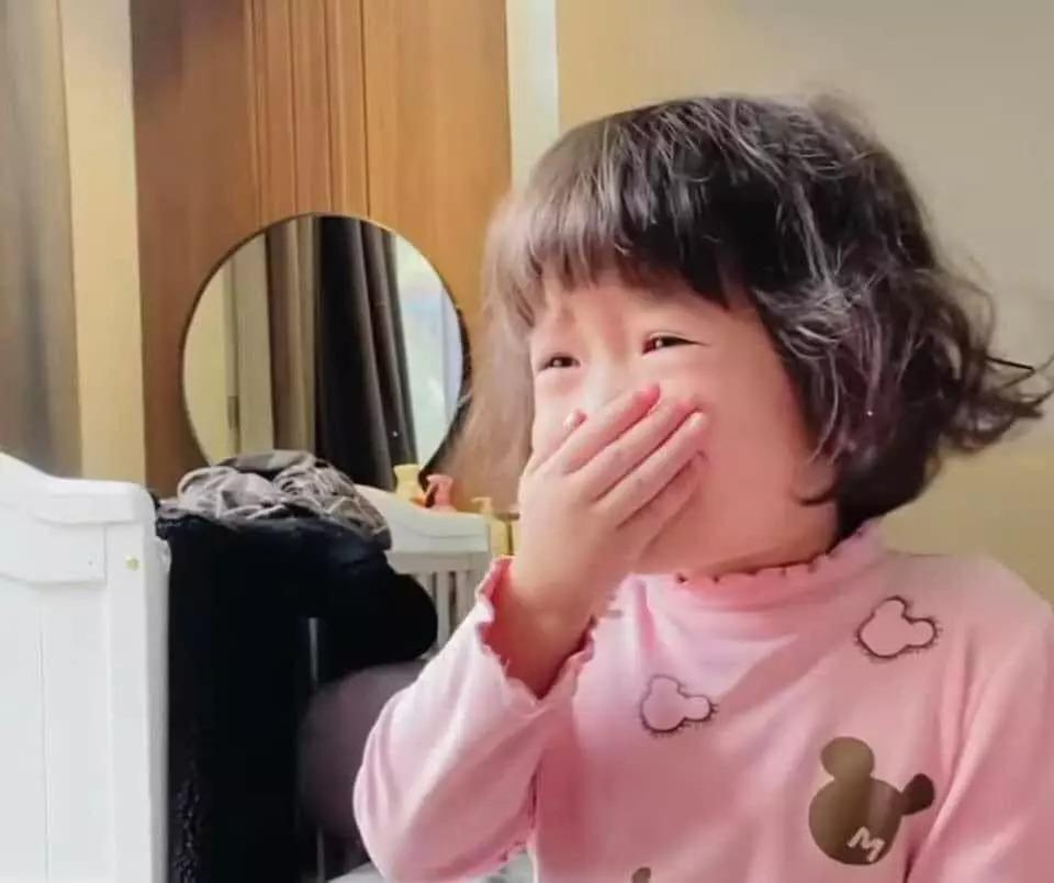 Binz tình tứ Châu Bùi trời Âu, JustaTee cảnh báo chửa-15