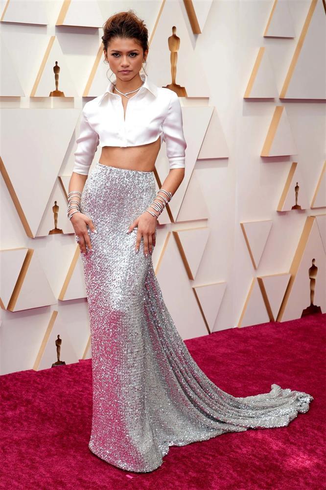 10 xiêm y đẹp nhất thảm đỏ 2022-10