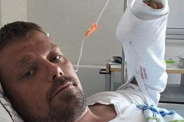 Người đàn ông tử vong vì vết cắn của mèo 4 năm trước-1