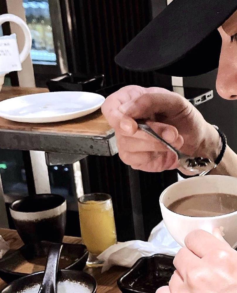 Lưu Khải Uy và bạn gái mới tung hứng tình tứ trên mạng-1