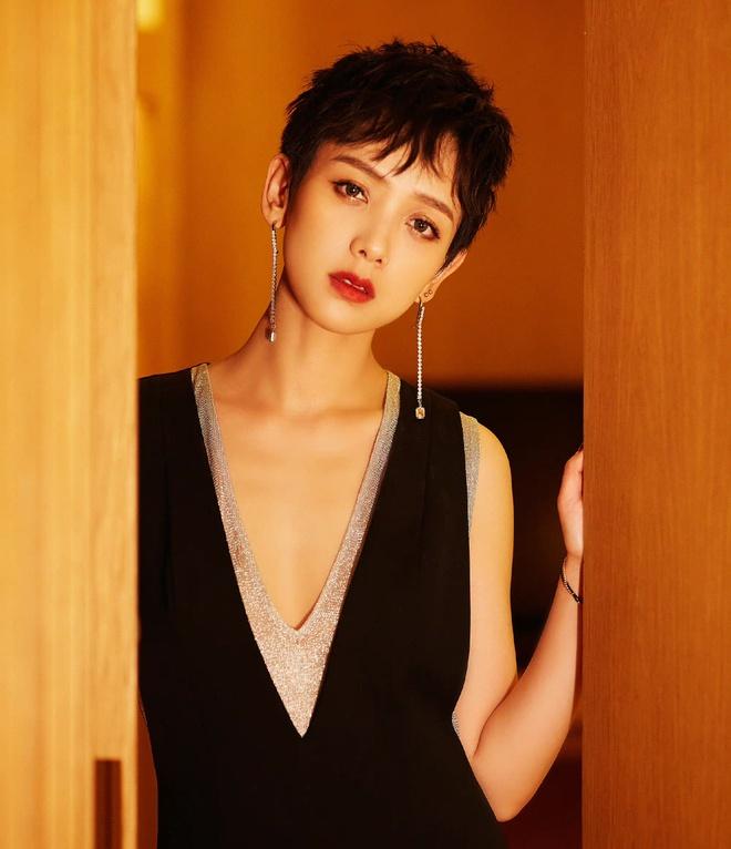 Lưu Khải Uy và bạn gái mới tung hứng tình tứ trên mạng-4