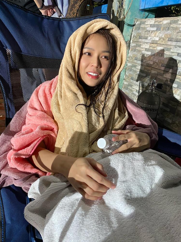 Sam xuất hiện phờ phạc sau cầu hôn, phản ứng khi bị nói có em bé-1