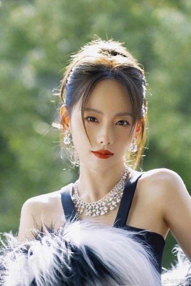 Trương Gia Nghê xuất hiện cực quyến rũ sau khi bị chồng cắm sừng-2