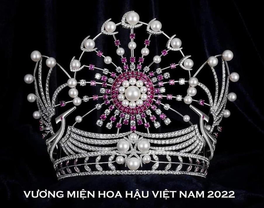 Vương miện Hoa hậu Việt Nam 2022 gây tranh cãi: Sến hay sang?-5