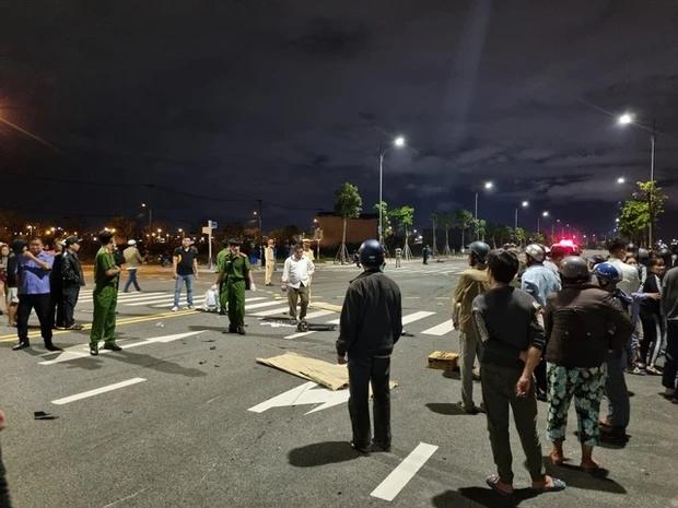 Đà Nẵng: Ô tô tông 2 xe máy, 3 người tử vong-1