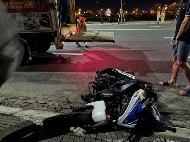 Đà Nẵng: Ô tô tông 2 xe máy, 3 người tử vong-2