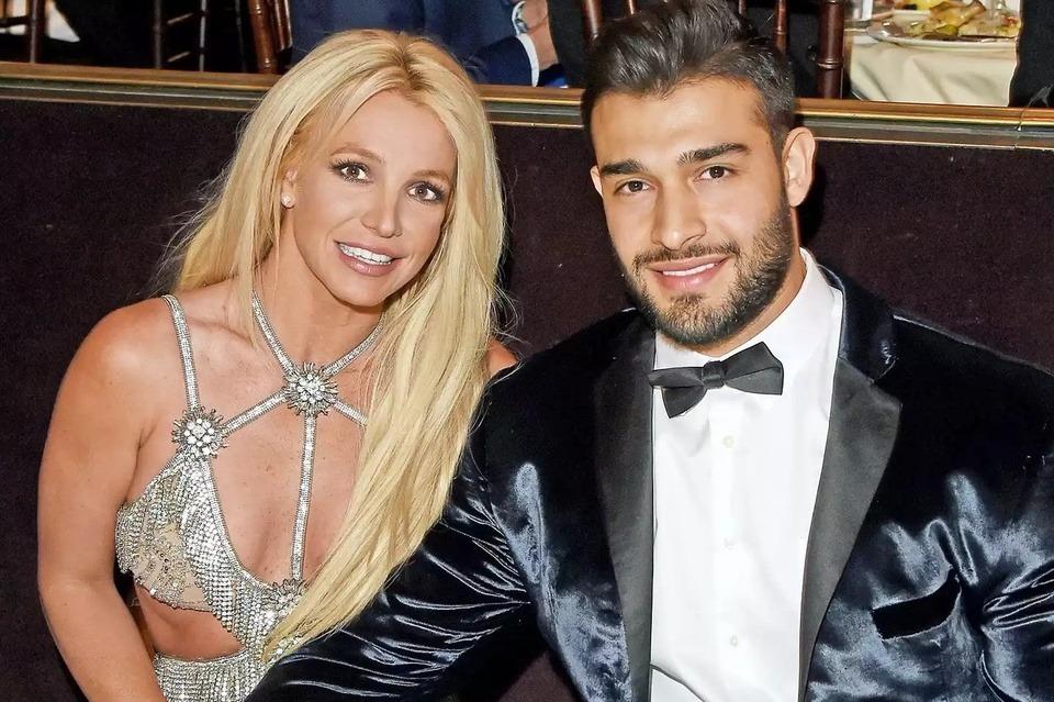 Chồng Britney Spears không cấm vợ đăng ảnh khỏa thân-1