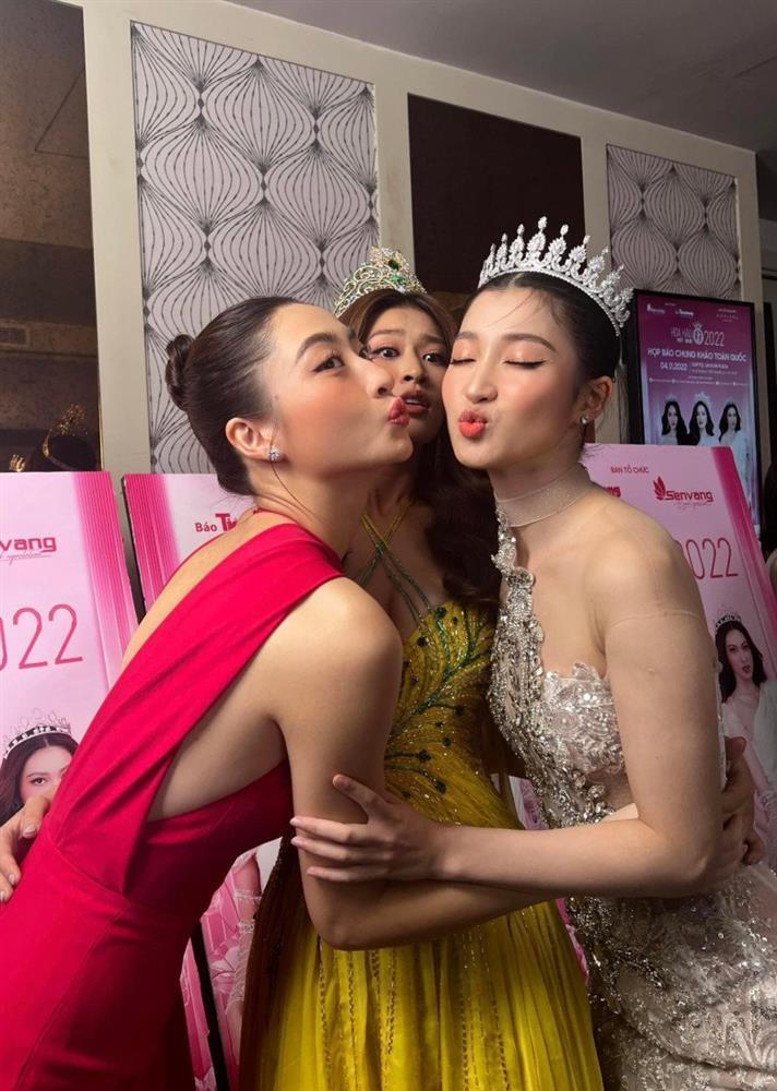 Cặp nàng hậu chuộng diện đồ đôi nhất nhì làng hương sắc-3