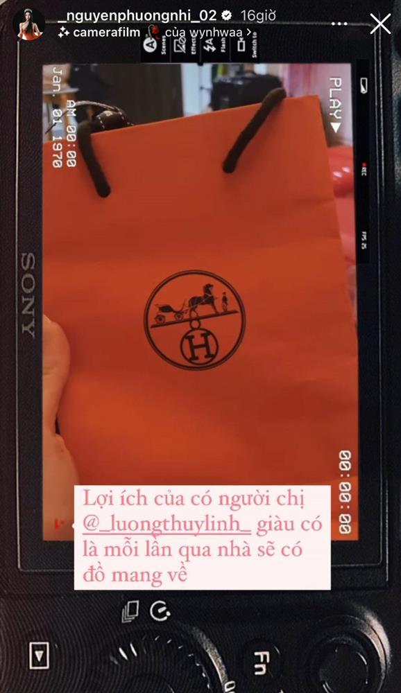 Cặp nàng hậu chuộng diện đồ đôi nhất nhì làng hương sắc-4