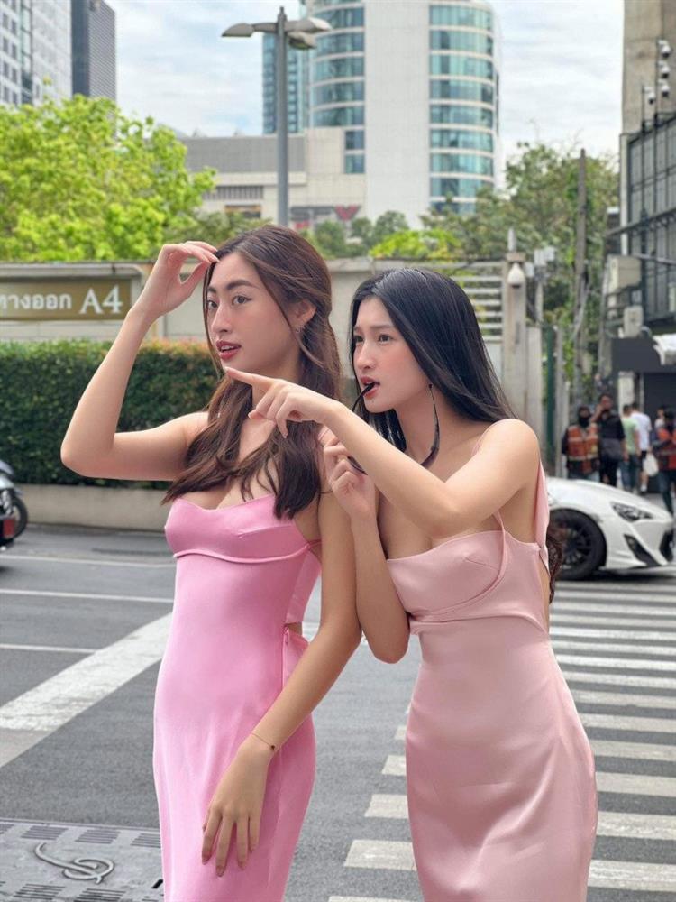 Cặp nàng hậu chuộng diện đồ đôi nhất nhì làng hương sắc-7