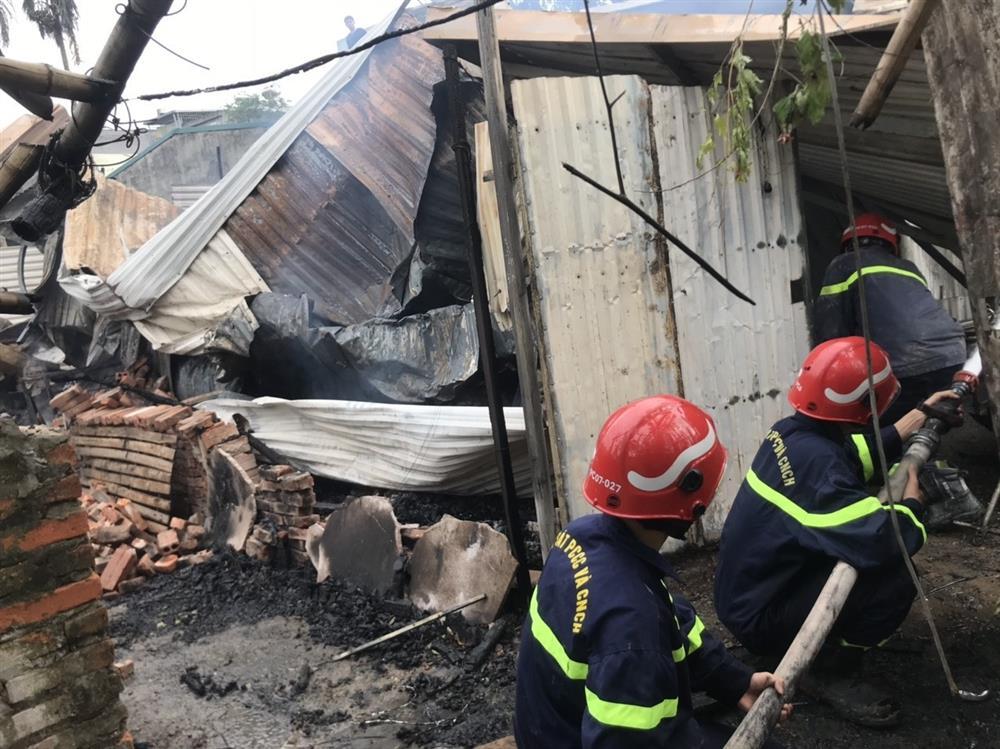 Lộ diện kẻ giết vợ hờ và hàng xóm rồi đốt xác phi tang-2