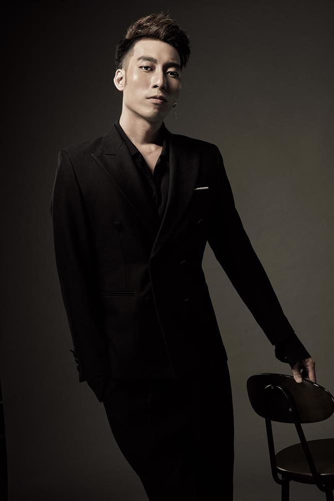 Nhạc sĩ đầu tiên có 5 ca khúc trên trăm triệu view là ai?-1