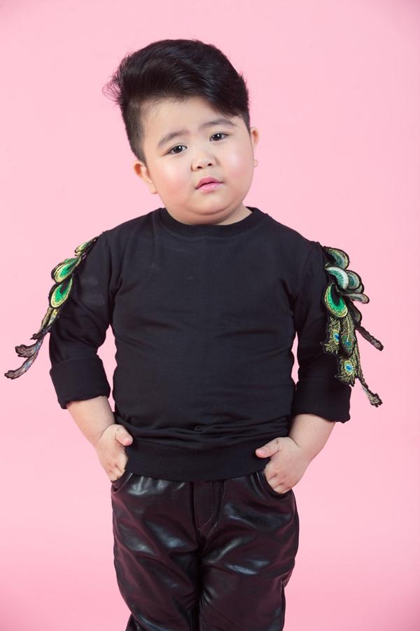 Thần đồng âm nhạc nhí Tin Tin hát đám cưới sau thời gian ở ẩn-12