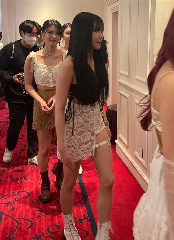 Cận cảnh nhan sắc nữ idol xấu nhất Kpop qua cam thường khi đến Việt Nam-2