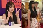 Cận cảnh nhan sắc nữ idol xấu nhất Kpop qua 'cam thường' khi đến Việt Nam