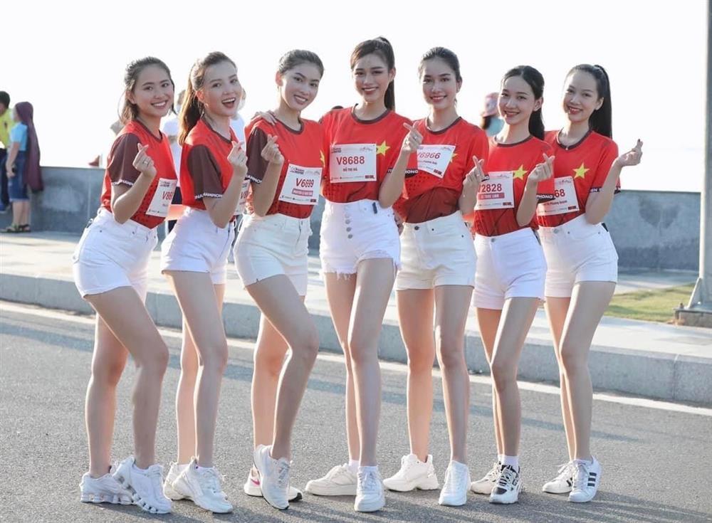 Đỗ Thị Hà gây mê với đôi chân kiếm Nhật chấp cả cam thường-7