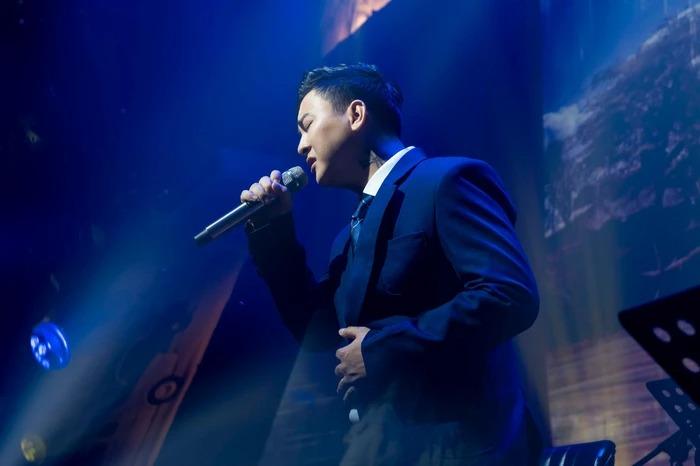 Hoài Lâm tự thấy kì kì khi hát chùa bài ca sĩ khác-2