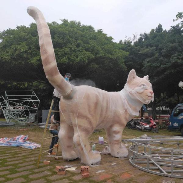 Trình làng linh vật năm 2023 với những tượng mèo gây tranh cãi-4