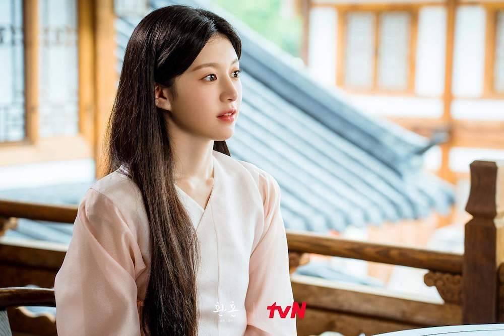 3 mỹ nhân cổ trang xứ Hàn: Người đẹp dao kéo gây sốt-4