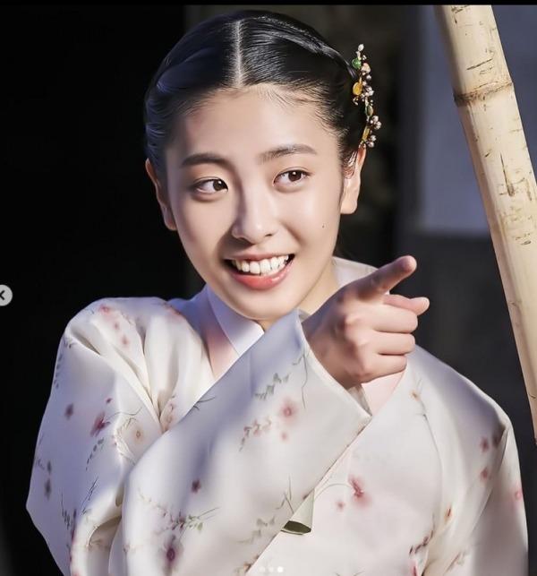 3 mỹ nhân cổ trang xứ Hàn: Người đẹp dao kéo gây sốt-7