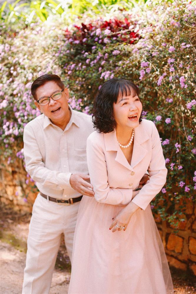 Ái nữ Phạm Quỳnh Anh 5 tháng tuổi, trông giống 2 người-8