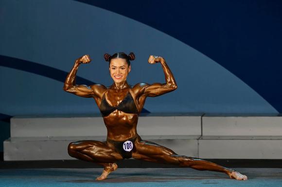 Gái xinh gây xôn xao mạng xã hội với vóc dáng lực lưỡng-2