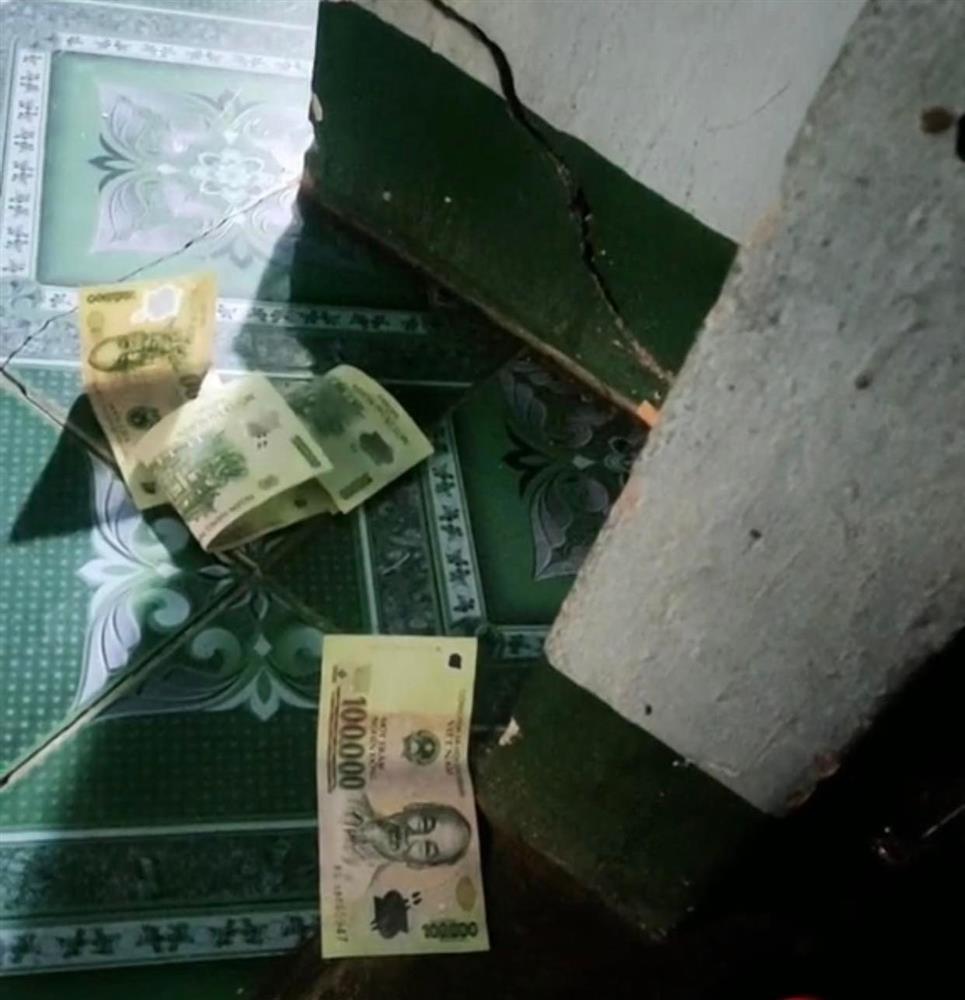 Vợ xin tiền đi khám thai, chồng vứt vào góc nhà y như bố thí-2