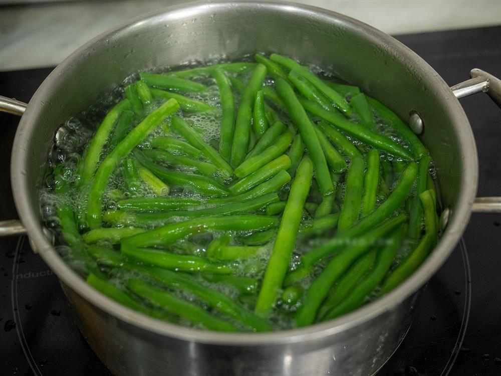 5 loại rau cần chần qua nước sôi trước khi xào để không rước bệnh-4