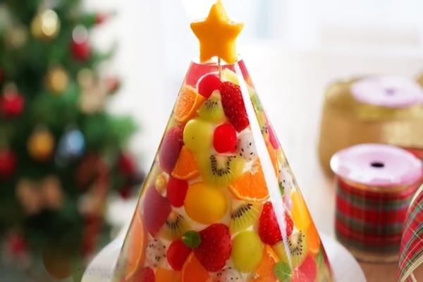 Cặp vợ chồng trang hoàng 133 cây thông Noel khắp nhà đón Giáng sinh-4