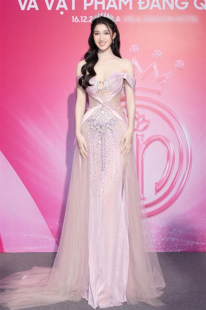 Nhã Phương và Đặng Thu Thảo chân phương mà vẫn cuốn hút-3