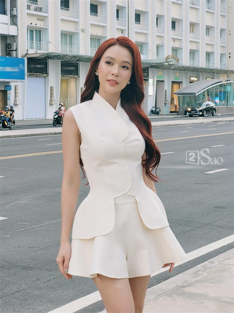 Zoom cận nhẫn cầu hôn to đùng của Sam, giá bao nhiêu?-2