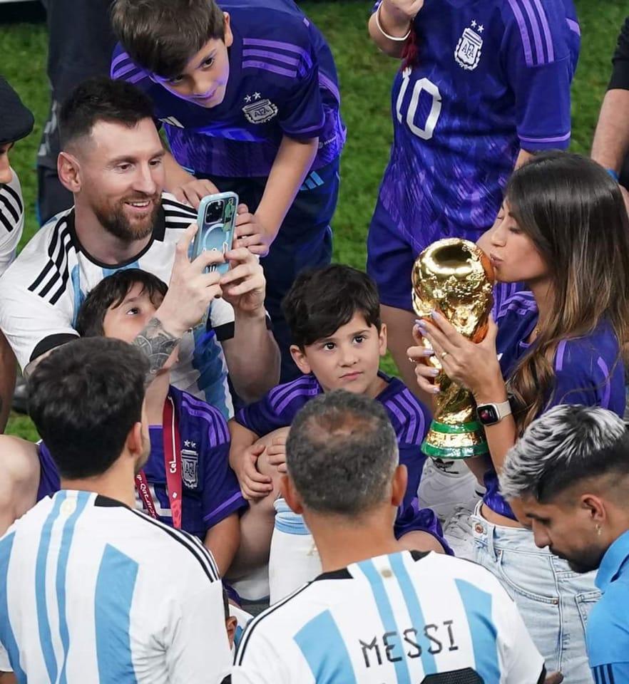 Choáng váng cuộc sống xa hoa của Messi bên vợ và các con-1