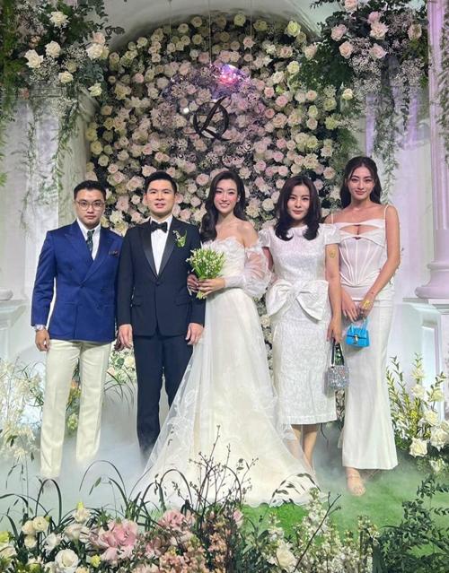 HHen Niê mặc sơ mi, quần thụng đi đám cưới: Xuề xòa hay tinh tế?-2