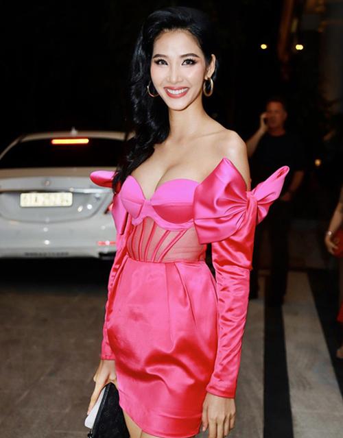 HHen Niê mặc sơ mi, quần thụng đi đám cưới: Xuề xòa hay tinh tế?-5