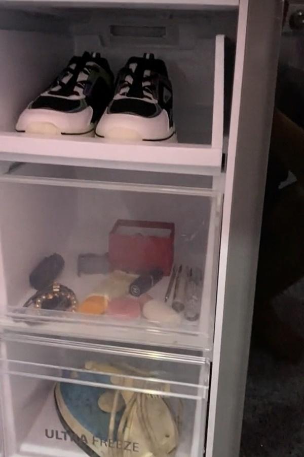 Mua tặng bà xã tủ lạnh xịn, chồng giật mình thứ vợ cất bên trong-4