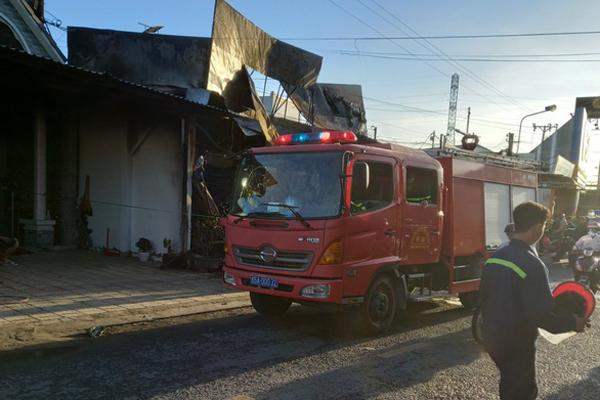 Cháy tiệm bán đồ điện, 2 trẻ tử vong thương tâm-1