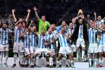 Thành viên tuyển Argentina cắm đầu thùng rác mừng ngôi vô địch-4