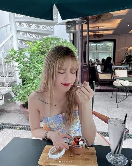 Bái phục Lệ Quyên, Thảo Nhi Lê mặc phong phanh giữa gió lạnh-14