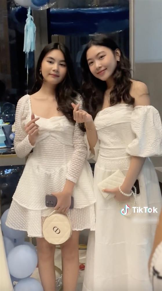 2 con gái nhà MC Quyền Linh cùng bị quay lén, nhan sắc thế nào?-4