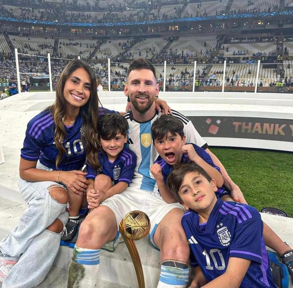 Loạt sao nữ ngưỡng mộ Messi vì sự chung thủy hiếm có-1