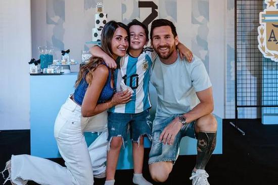 Cậu nhóc Mateo Messi chiếm sóng sau chung kết World Cup