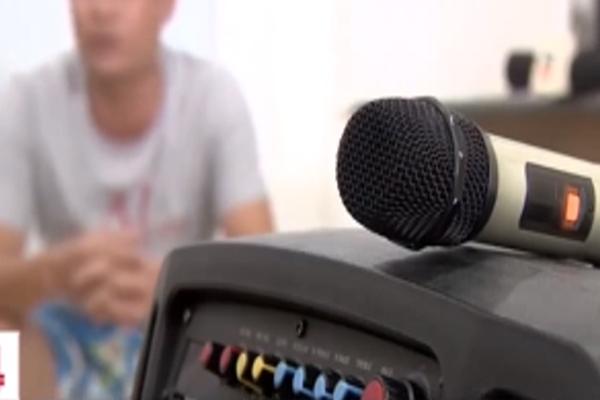 Hát karaoke ồn ào, 2 người bị hàng xóm đánh gãy răng-1